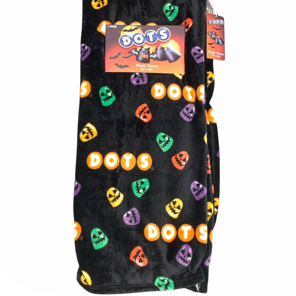 Dots Candy Jack o’ lantern Pumpkin faces Halloween theme Plush Throw Blanket